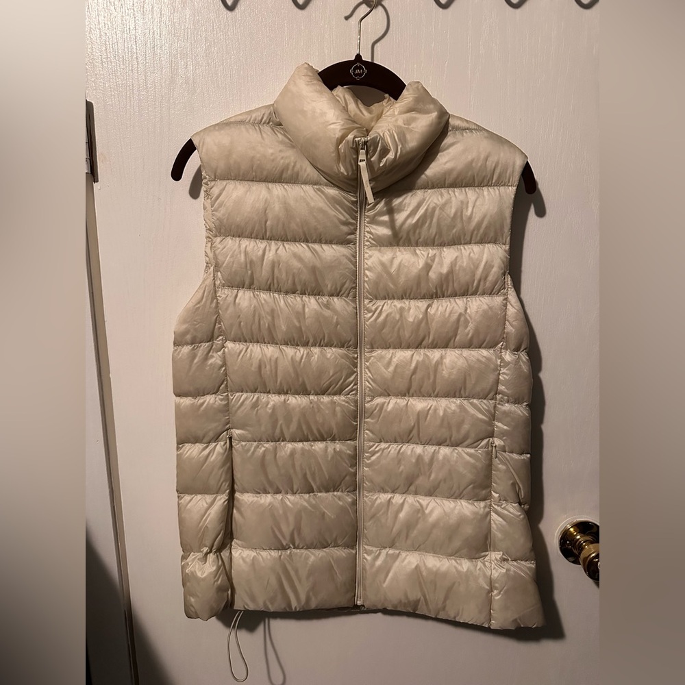Uniqlo Women's Beige Puffer Vest